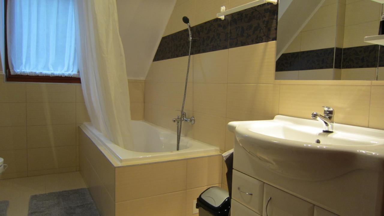 Appartment Kastelo Victoria Zalacsány エクステリア 写真